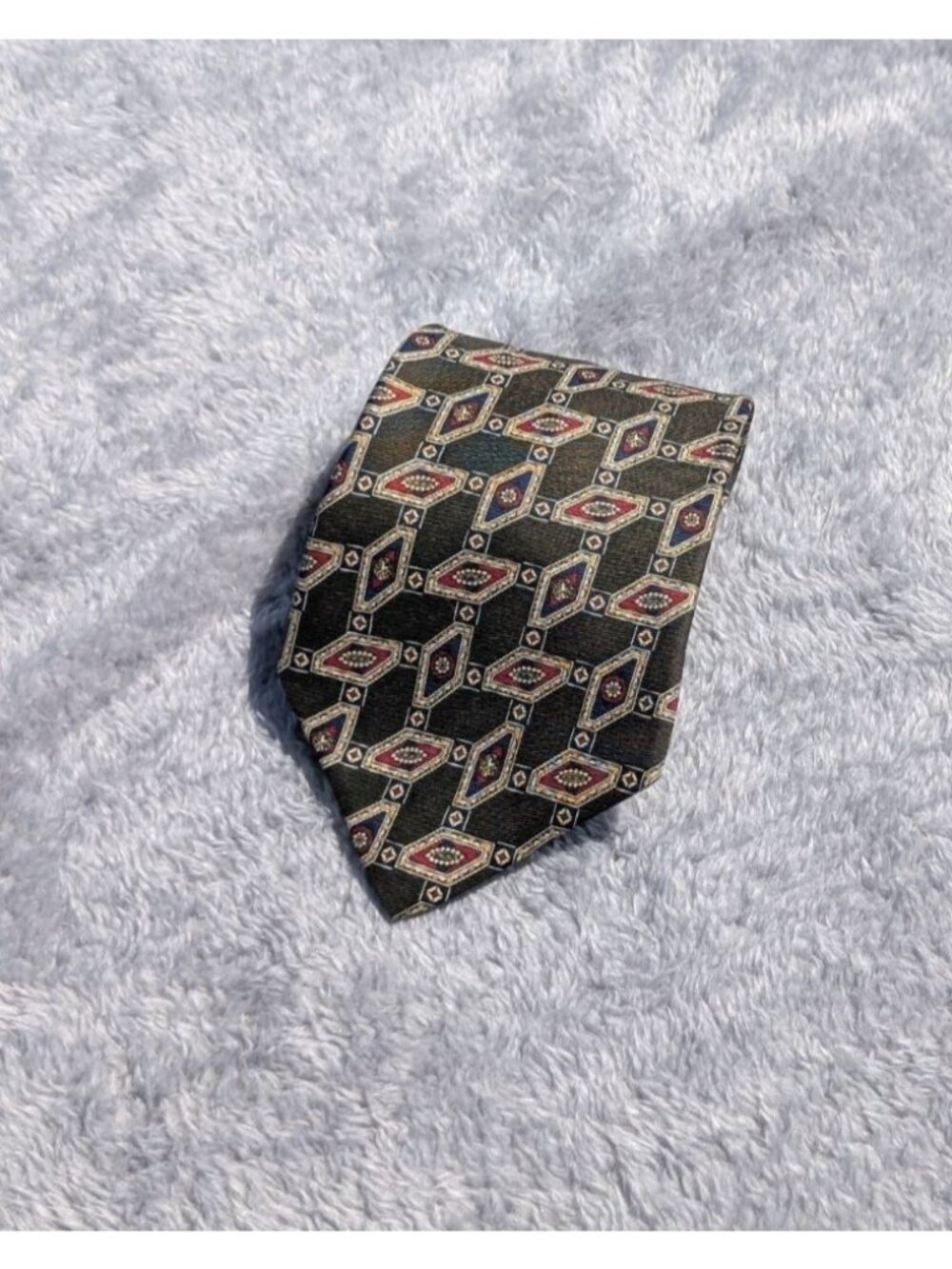 Tommy Hilfiger Mens Silk Geometric Pattern Tie In Green & Burgundy Made In USA